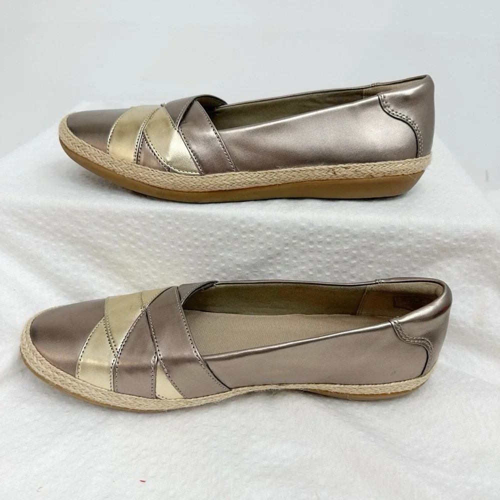 Clarks Women's 9.5 M US Danelly Shine Loafer, Pewter Gold Synthetic, Excellent‎
